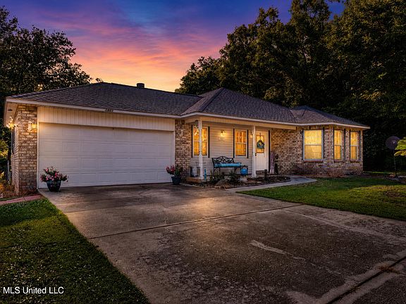 2nd image of 1501 Beach View Dr