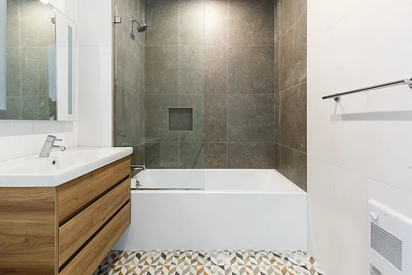 Rented by Nooklyn NYC LLC | media 74