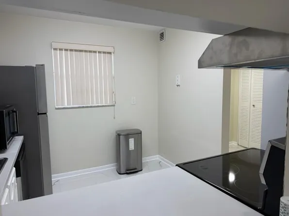 3000 Riverside Dr APT 201-1, Coral Springs, FL 33065