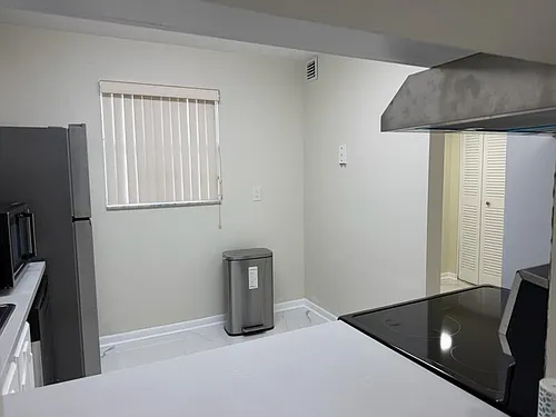 3000 Riverside Dr #201-1 Photo 1