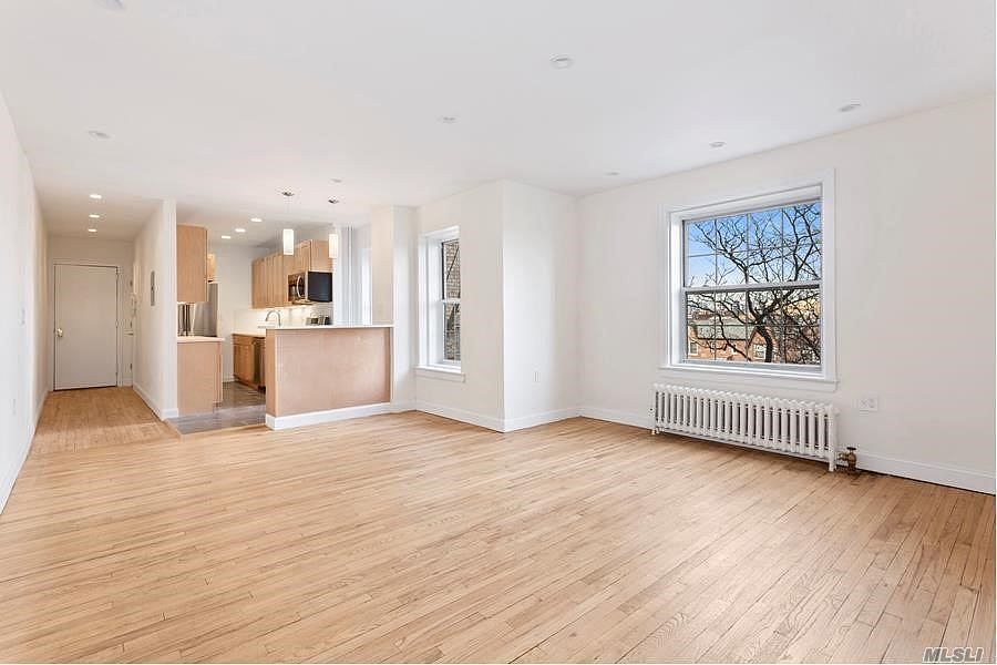 1st image of 30-31 Hobart St #3J