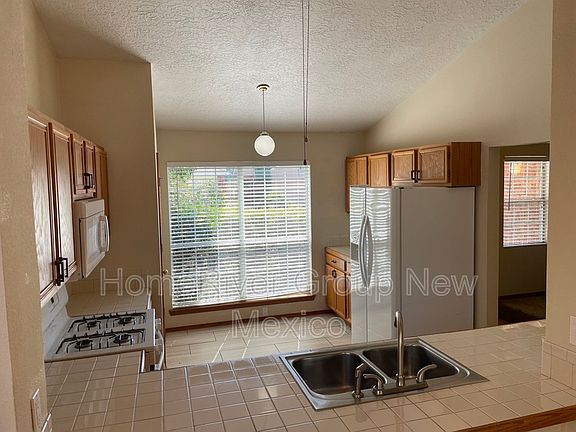 5th image of 2205 Sunstone Dr NW