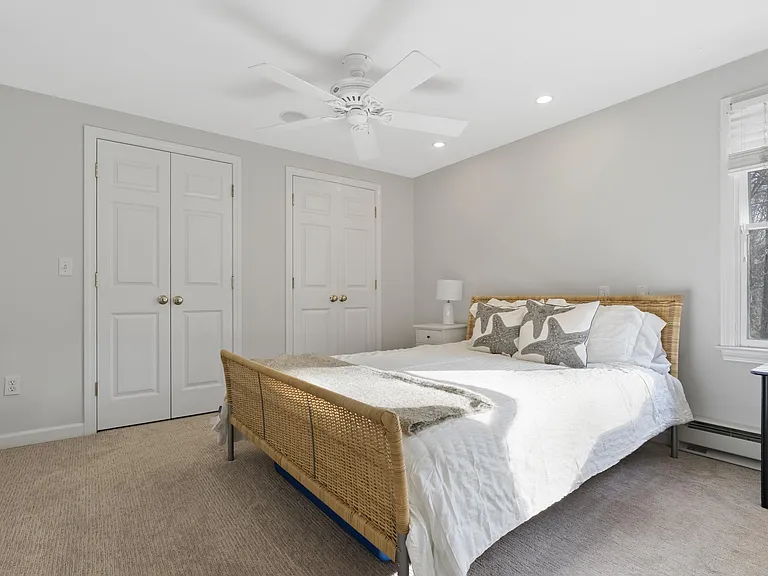 1091 Boston Post Rd — Photo 7