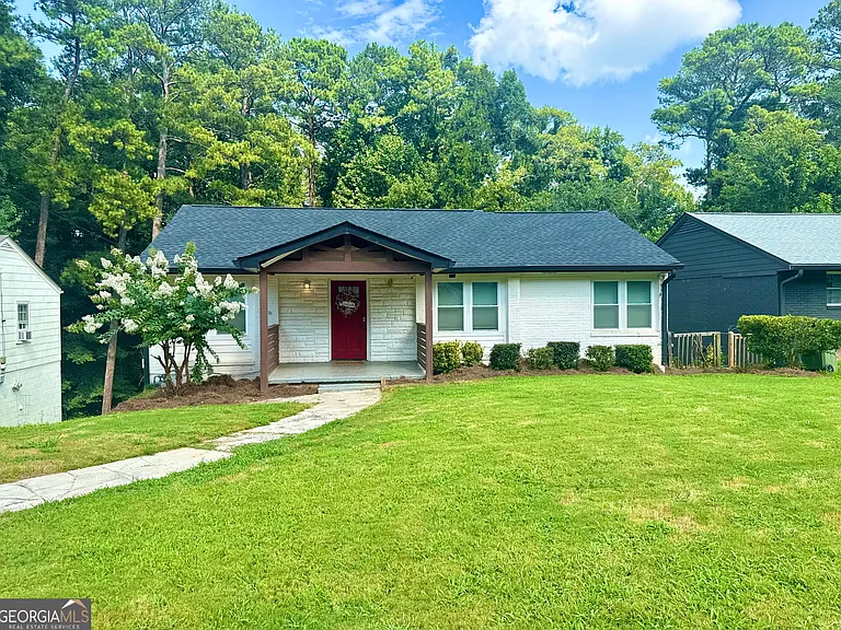 1272 Westridge Rd SW — Photo 1