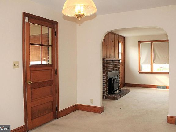 4th image of 207 Governors Ave