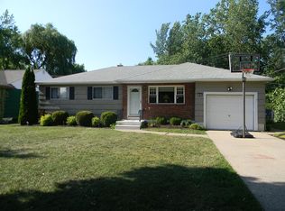 68 Newgate Rd, Amherst, NY 14226