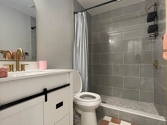 5th image of 8 Austen Ct #1