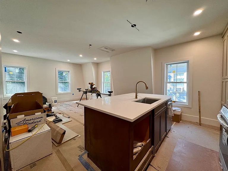 139 Sycamore St #2 — Photo 2