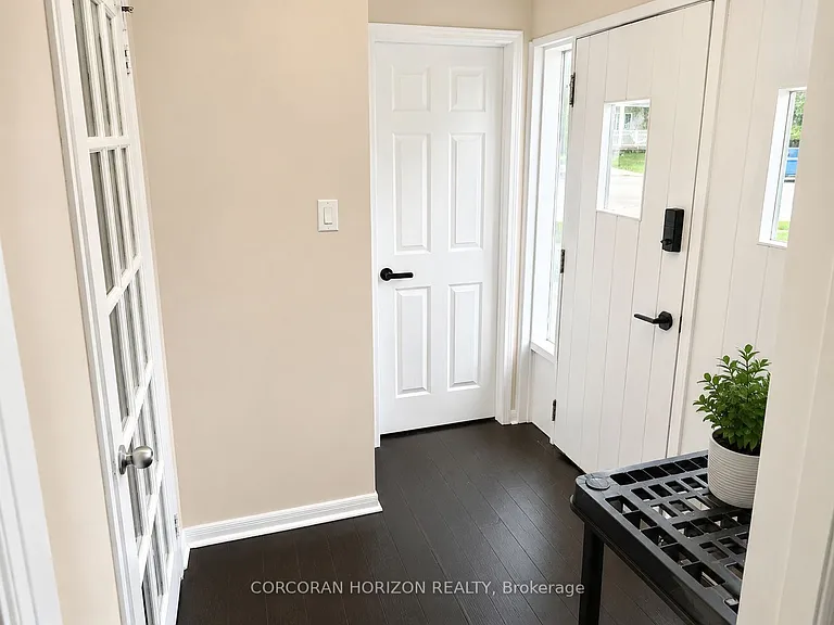 20407 Leslie St — Photo 4