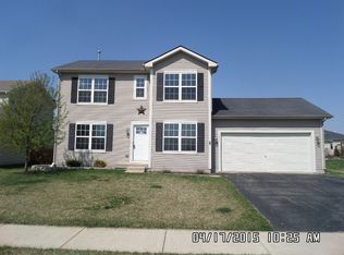 751 Prairie Pond Cir, Malta, IL 60150