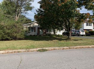 121 Honeysuckle Dr, Boalsburg, PA 16827