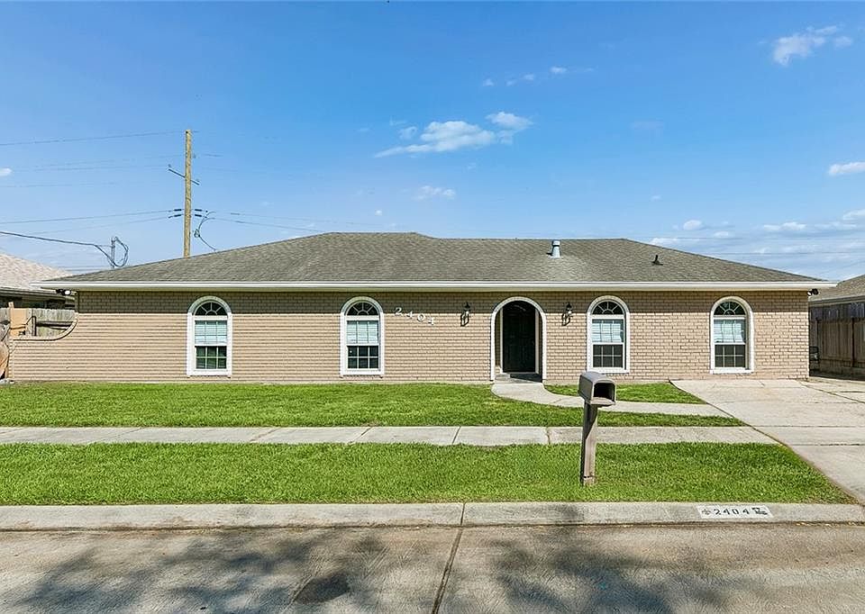 1st image of 2404 Meraux Ln