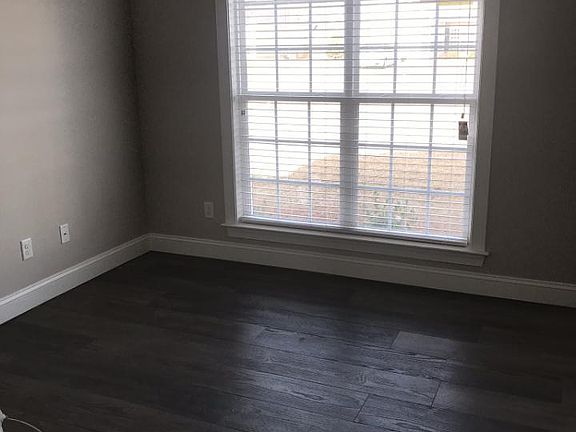 3rd image of 123 Attwater Ct