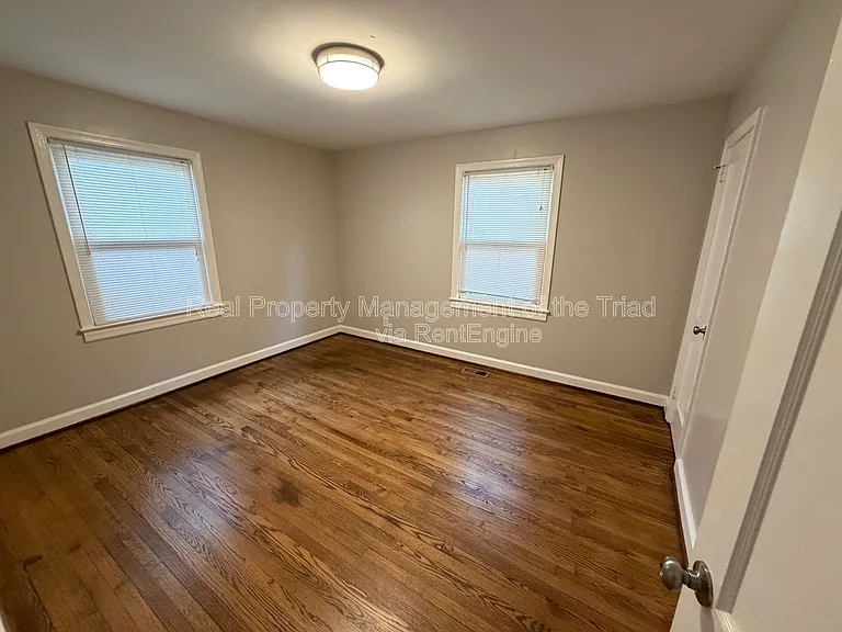 2331 W Cornwallis Dr — Photo 9