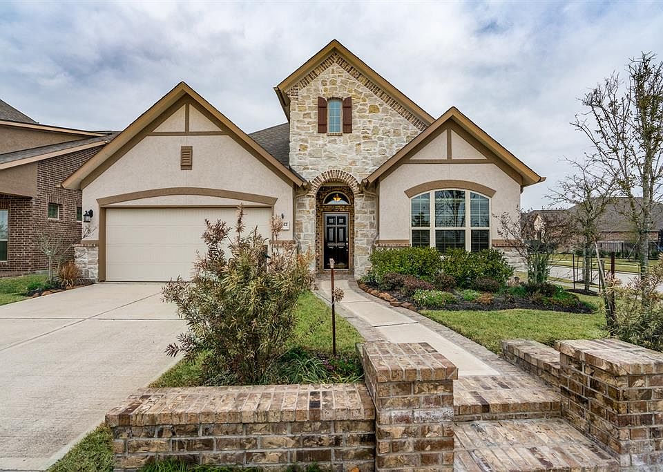 1st image of 16722 Sycamore Bend Dr