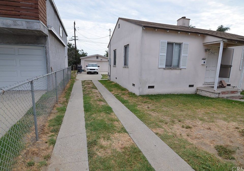 2nd image of 2548 E Monroe St