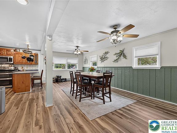 2nd image of 685 Union Rd