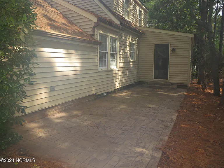 16 Cameron Ln — Photo 35