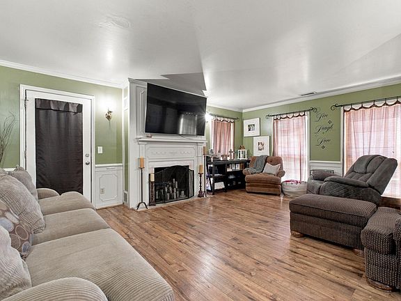 5th image of 406 W Spruce St