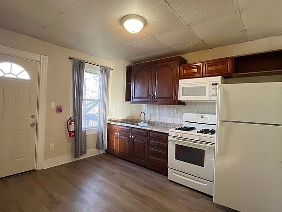 4th image of 1225 Lehigh St APT 2