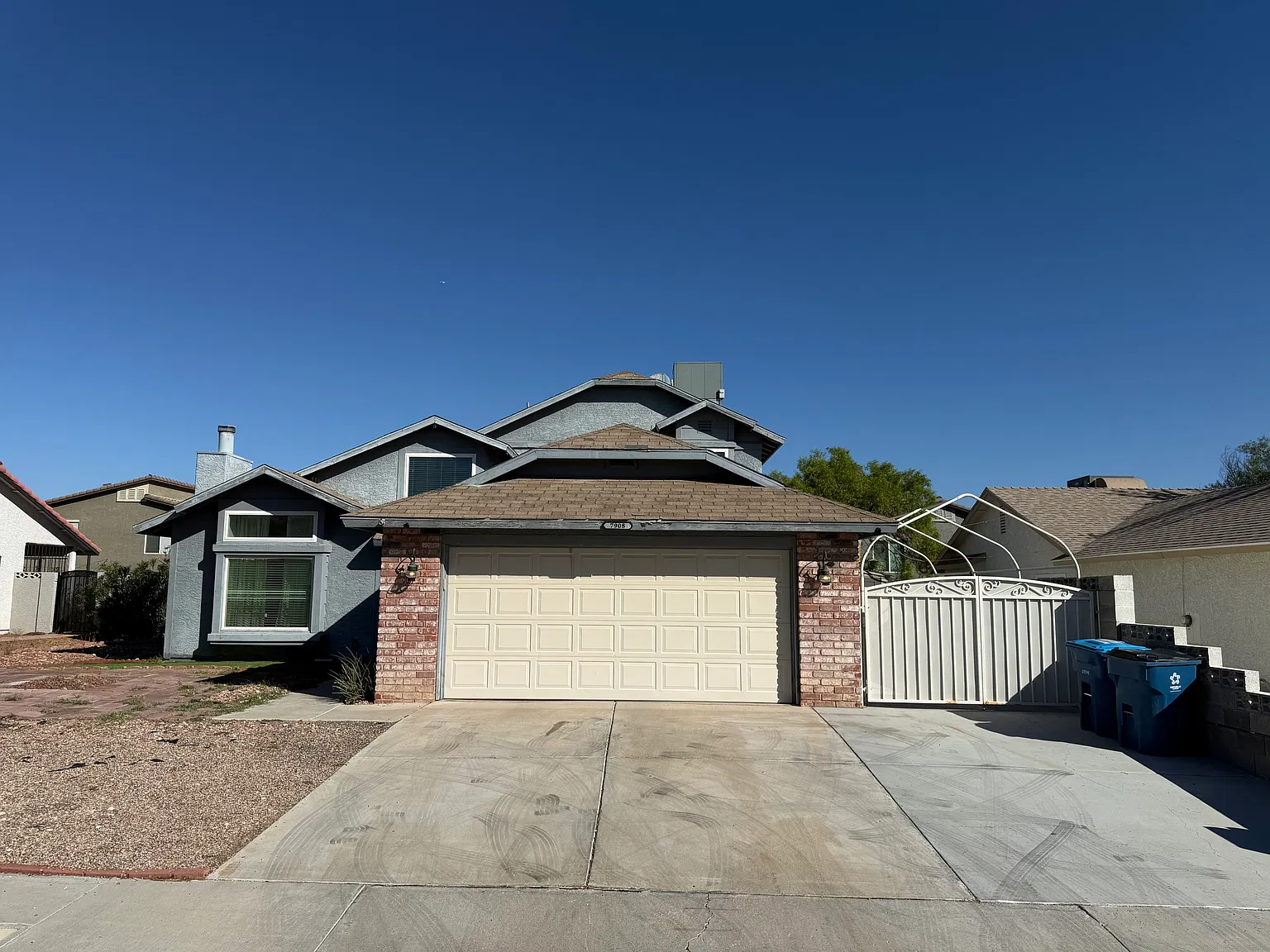 3 bed, 1454 sqft, $2,200 — Photo 1