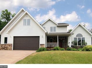 1102 Partridge Ln, Hudson, WI 54016
