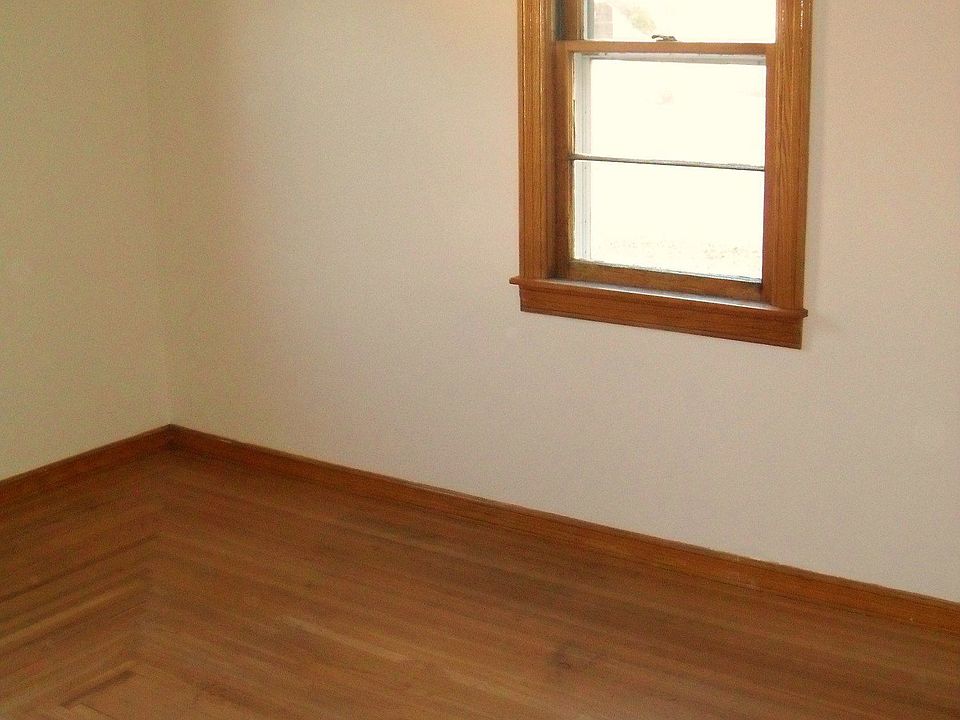 2nd image of 914 N 13th St
