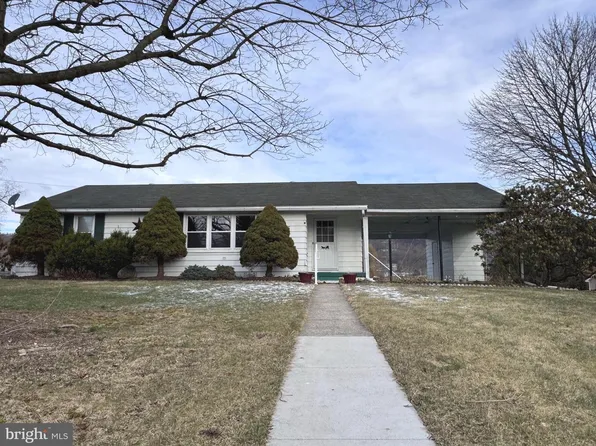 15 Bridgeview Dr, Lewistown, PA 17044