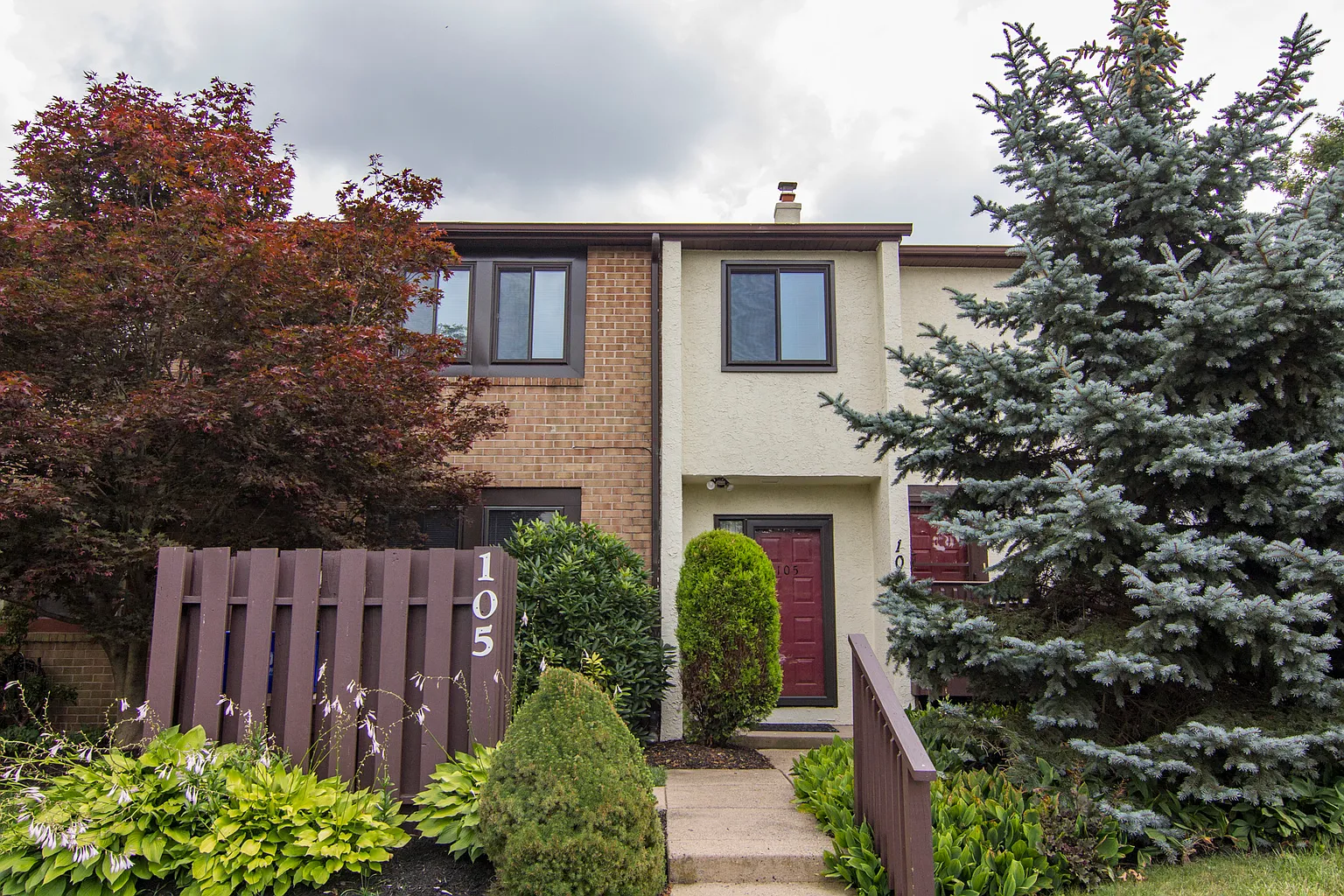 105 Palace Ct photo 1