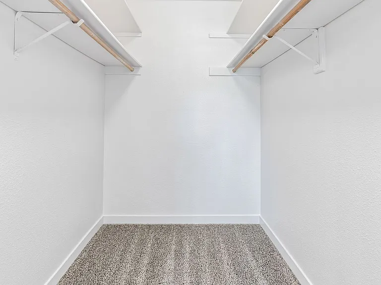 Hilton Street Apartments — Photo 54