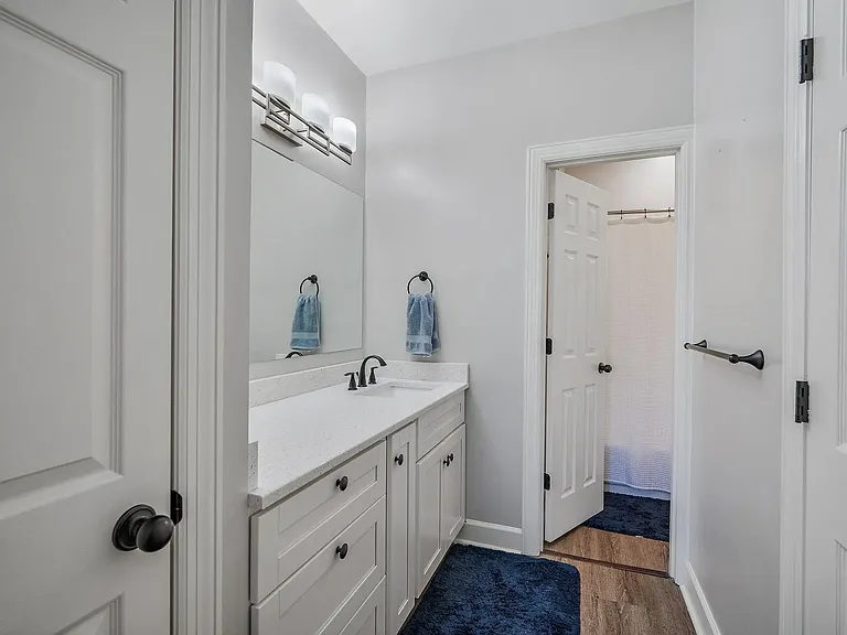 203 Ashlawn Ct — Photo 13