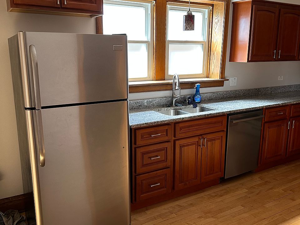 1st image of 4751 S Kedvale Ave #1