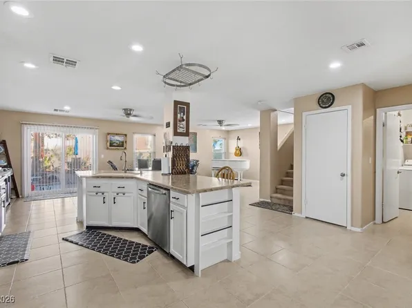 7388 Standing Timber Way, Las Vegas, NV 89113
