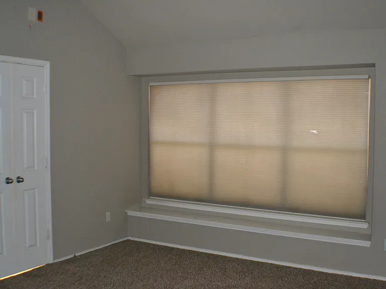1013 Clear Creek Dr — Photo 12