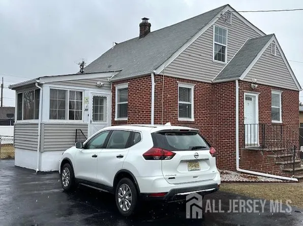 75 Linden St, Carteret, NJ 07008