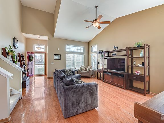 3rd image of 1566 Westbury Cir