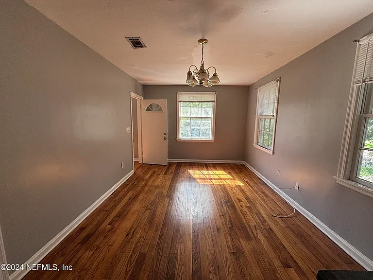 1115 McDuff Ave S — Photo 2