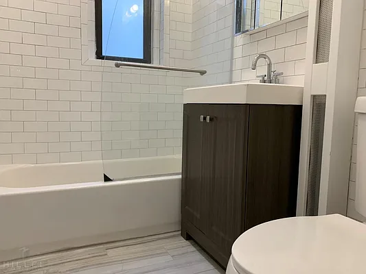 Rented by Hillel Realty Group | media 27