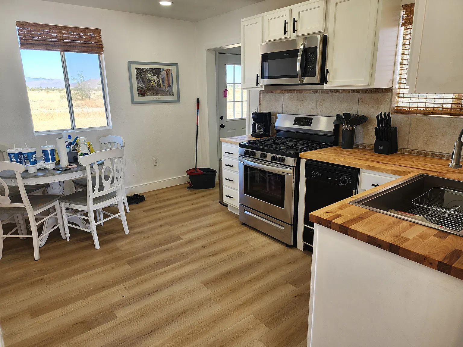 2 bed, 950 sqft, $2,300 — Photo 4