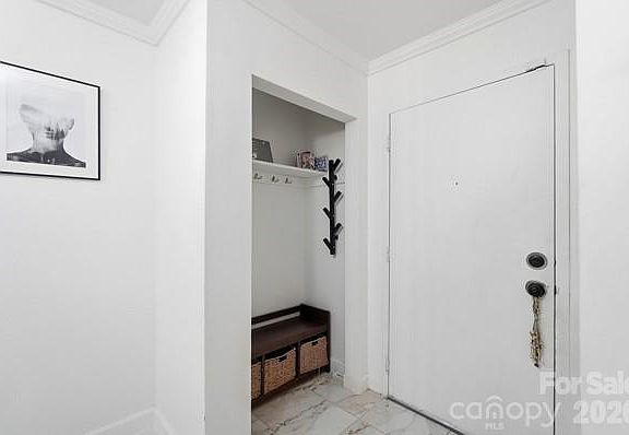 3rd image of 4816 Spring Lake Dr