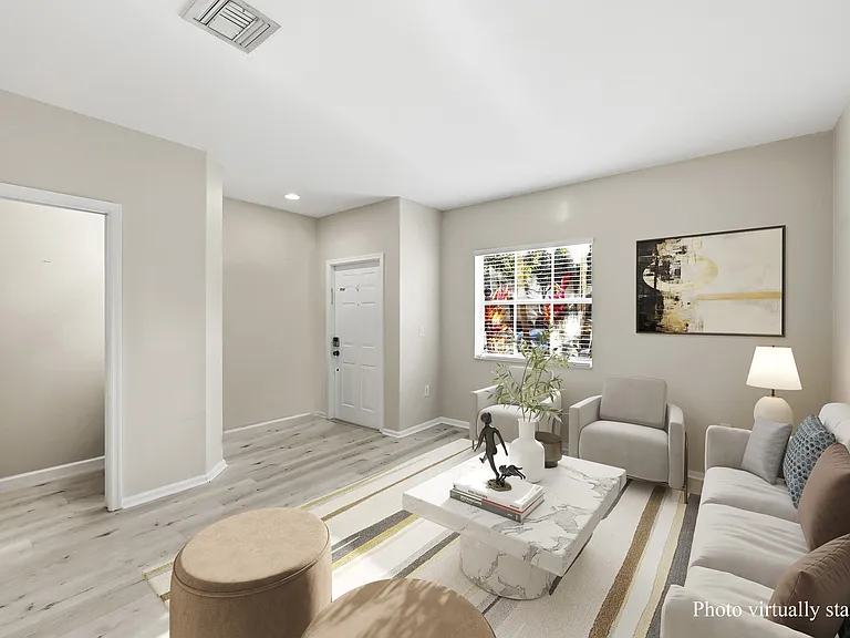 2827 SW 83rd Ter #102 — Photo 4
