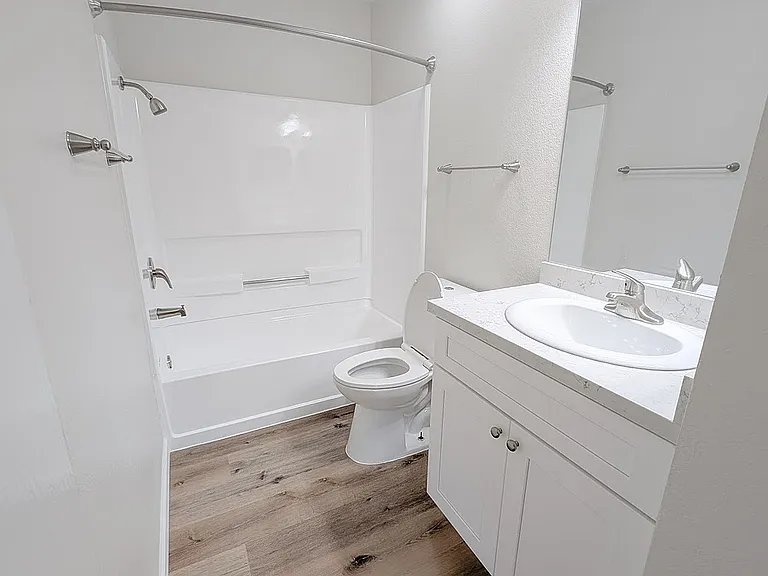 Cypress_Cedar Model Bath