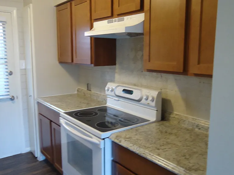 Alexsi Apartments — Photo 7