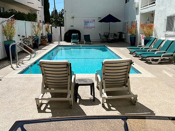 2nd image of 2100 N Beachwood Dr #959554add