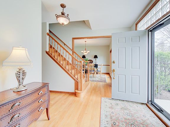 5th image of 315 Millcreek Ln