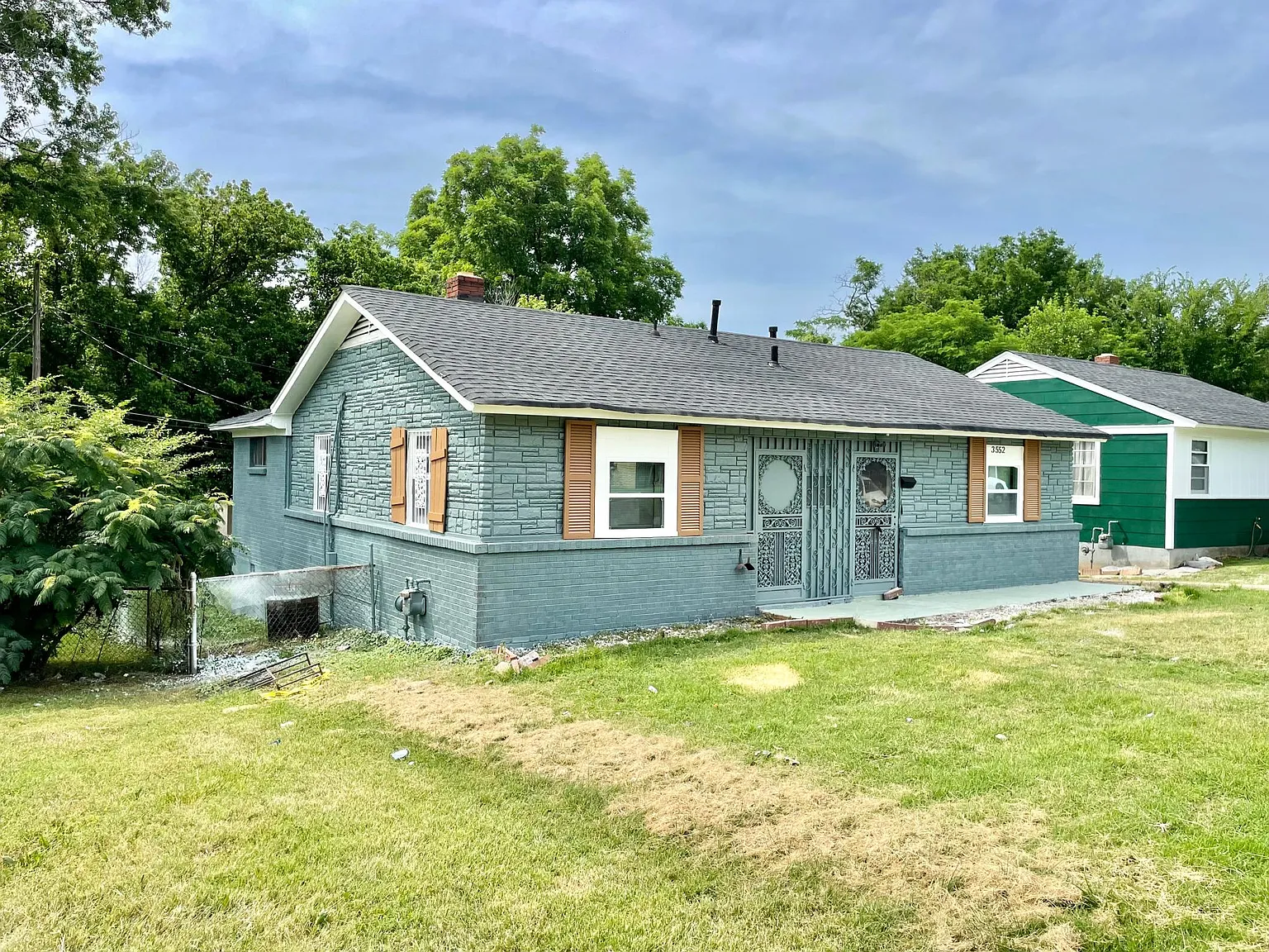 4 bed, 1400 sqft, $1,300 — Photo 1