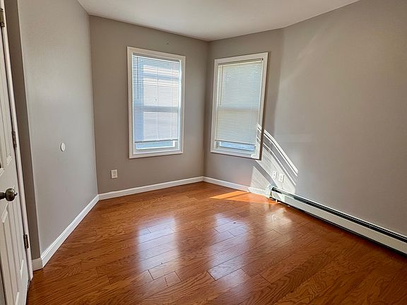 3rd image of 27 Florence St #1L