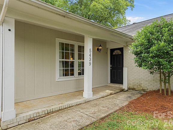 4th image of 5439 Autumn End Cir