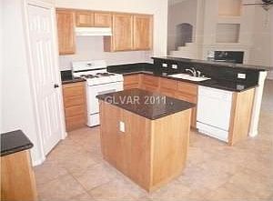 4th image of 5601 Negril Ave