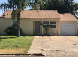 200 S Palm Dr, Dinuba, CA 93618